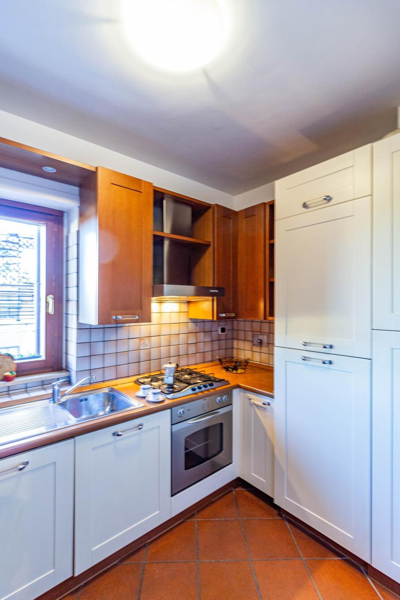 - Essential Apartment