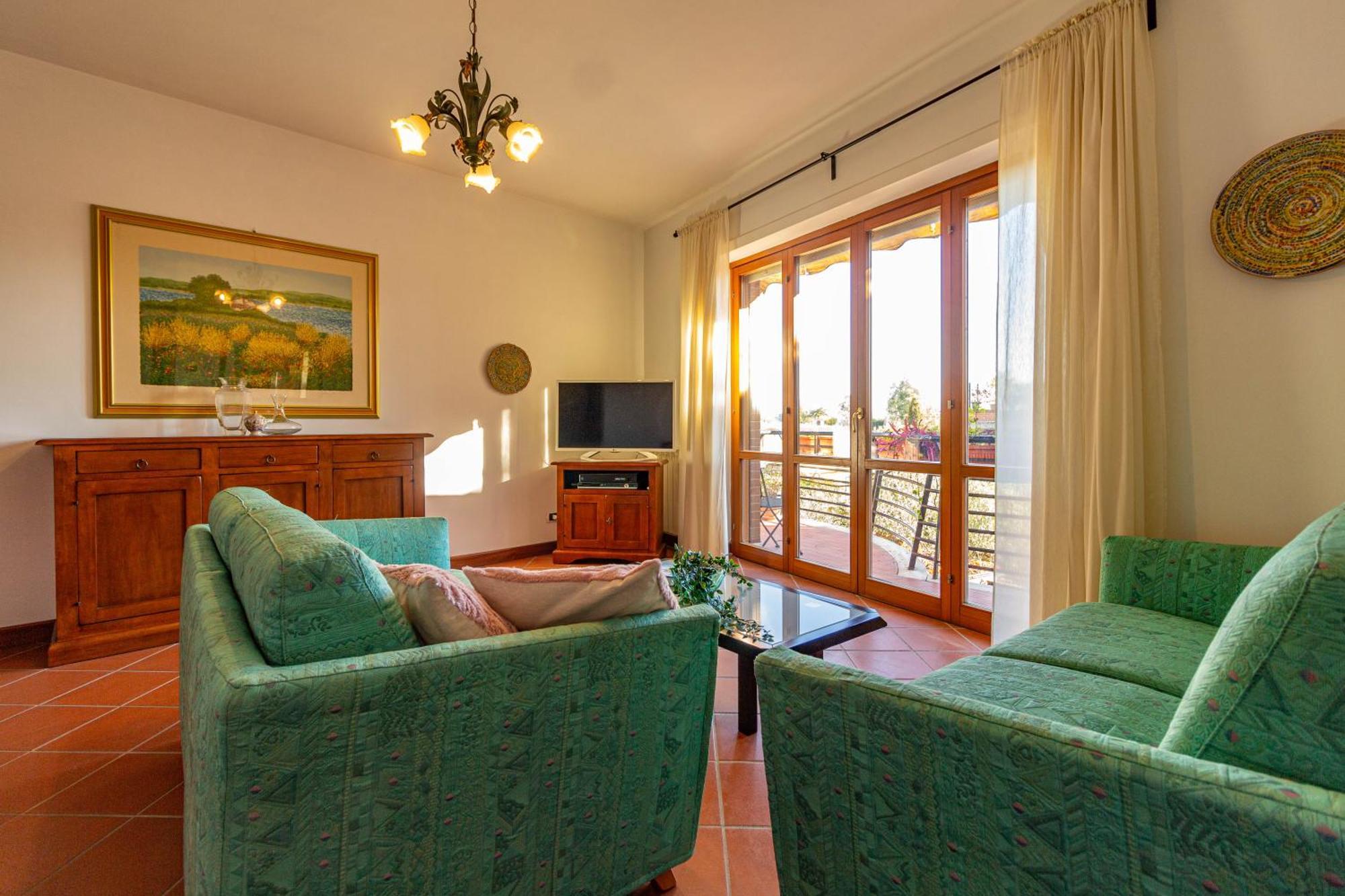 - Essential Apartment
