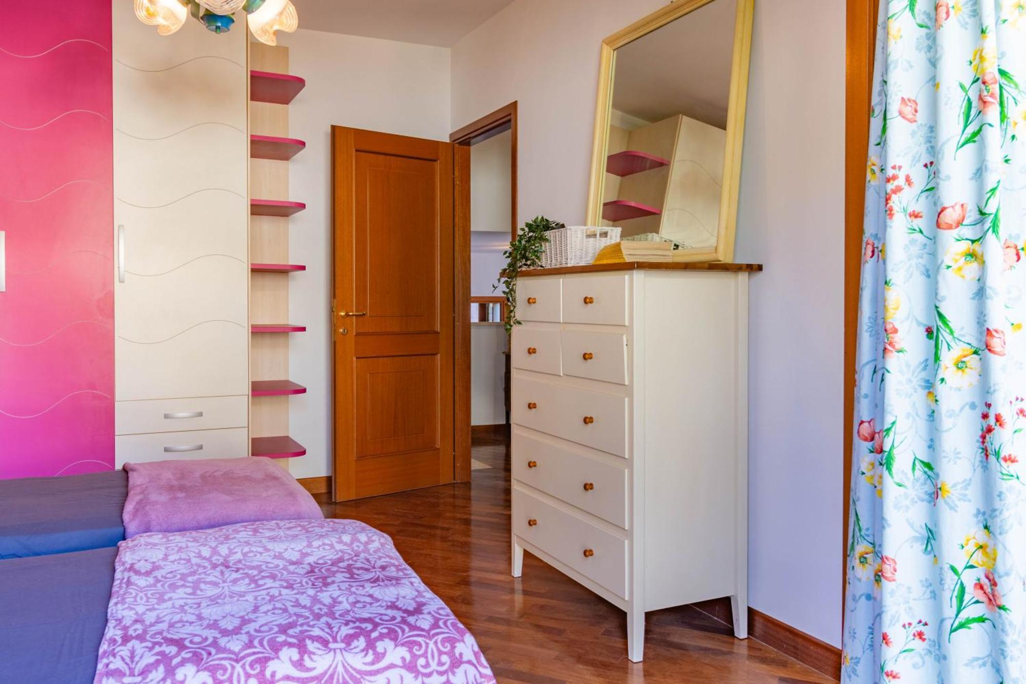 - Essential Apartment *