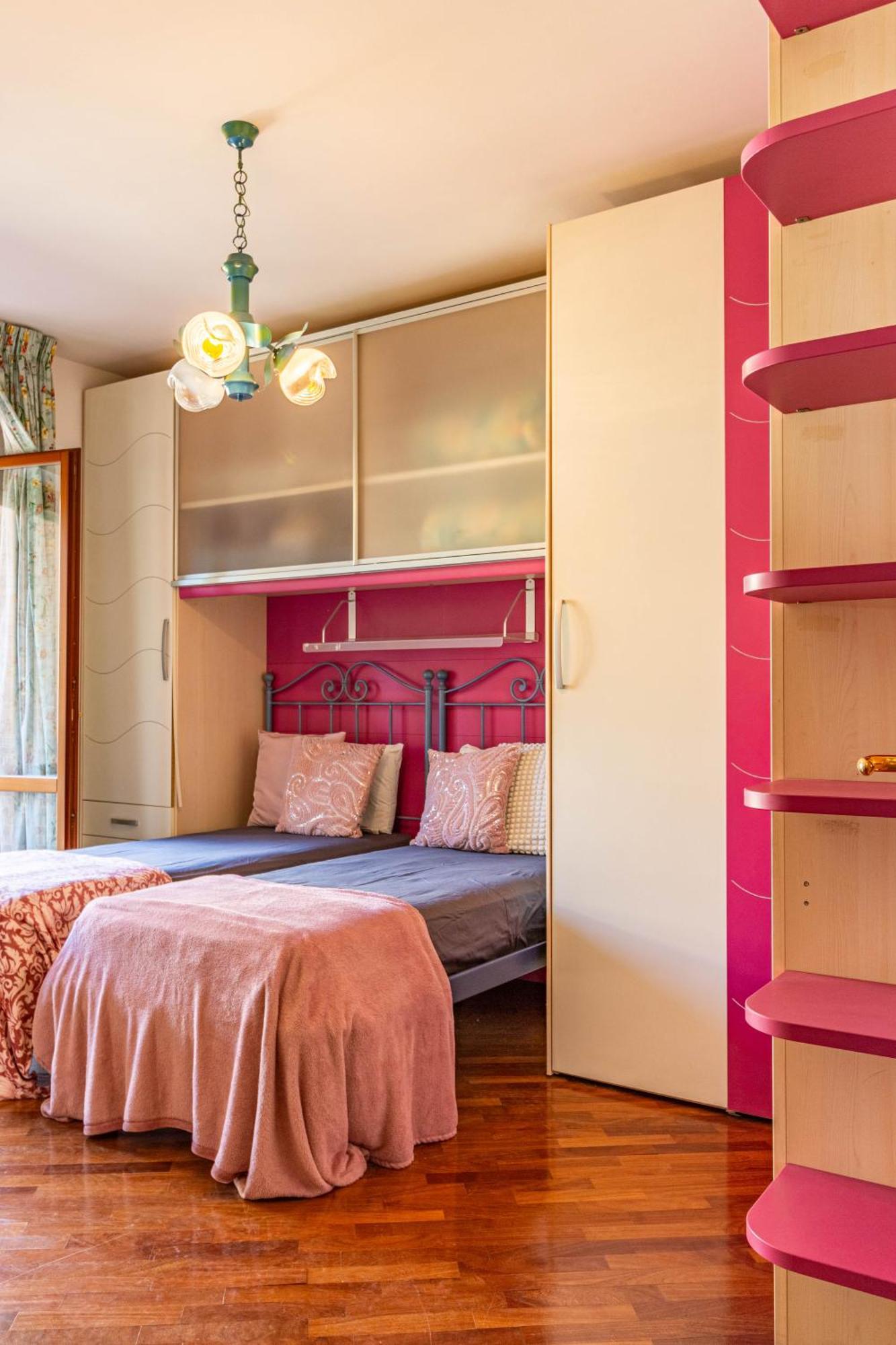 - Essential Apartment