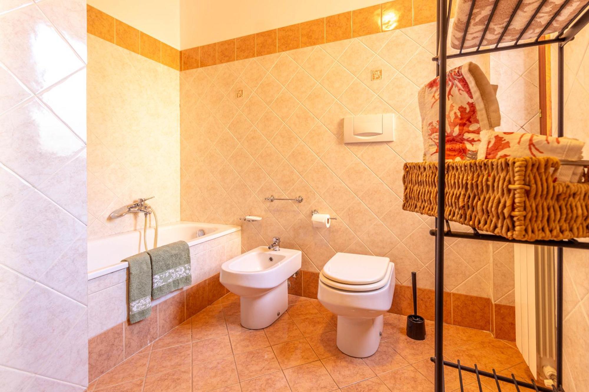 - Essential Apartment