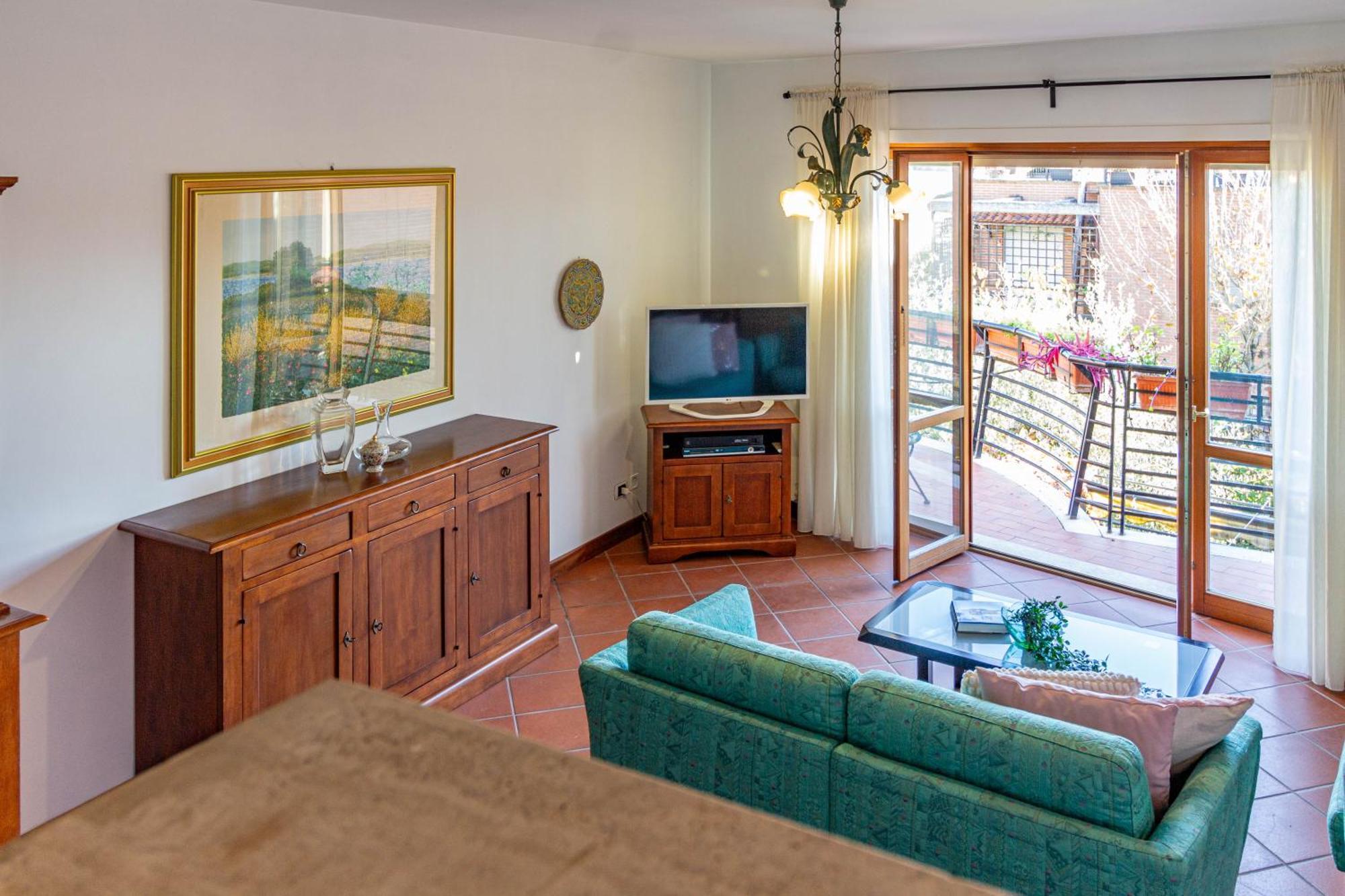 - Essential Apartment Rom